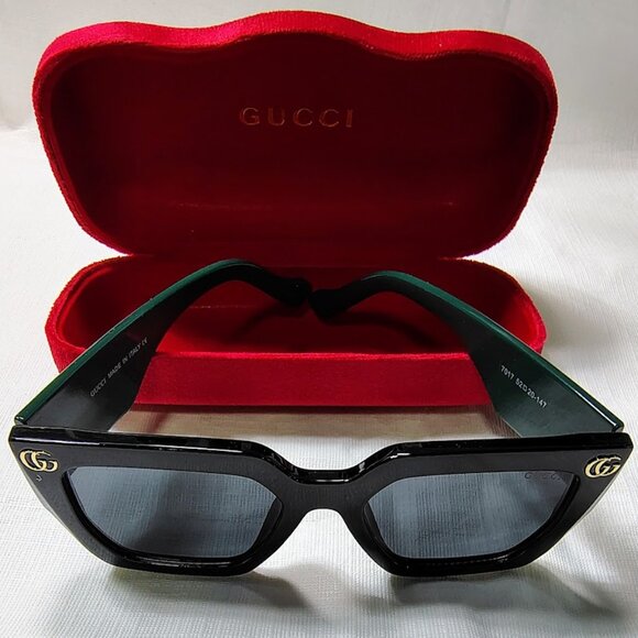 WOMEN'S GUCCI SUNGLASSES, MADE IN ITALY - NEW IN CASE! - Picture 4 of 5